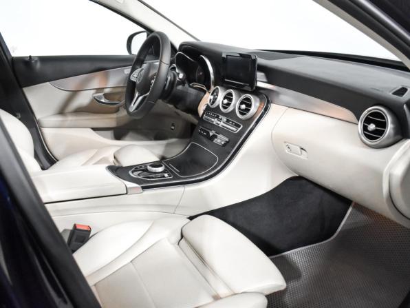 Mercedes-Benz C-Класс IV (W205) Рестайлинг с пробегом 2018 года, цена 2 897 630 рублей, 63003 км, седан, Автокод Объявления