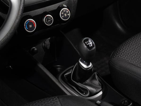 Kia Rio III Рестайлинг с пробегом 2017 года, цена 949 000 рублей, 93411 км, седан, Автокод Объявления