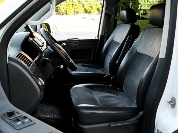Volkswagen Multivan T5 Рестайлинг с пробегом 2010 года, цена 2 649 000 рублей, 166591 км, минивэн, Автокод Объявления