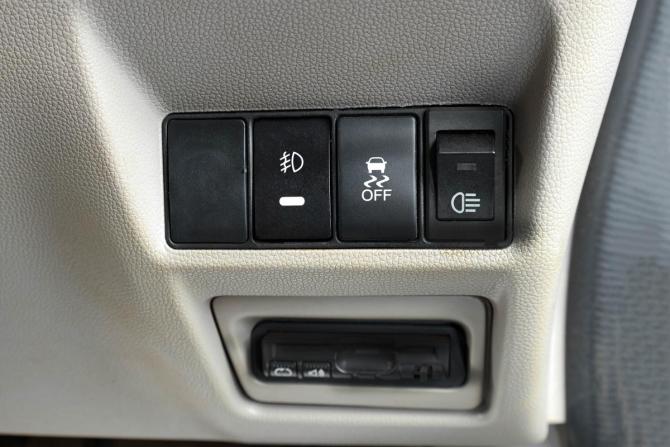 Honda Stepwgn V с пробегом 2015 года, цена 1 499 000 рублей, 129260 км, минивэн, Автокод Объявления