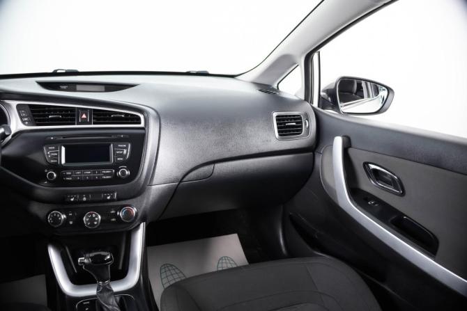 Kia Ceed II Рестайлинг с пробегом 2015 года, цена 1 549 000 рублей, 91800 км, хэтчбек, Автокод Объявления