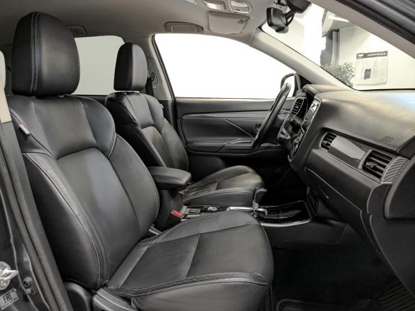 Mitsubishi Outlander III Рестайлинг 3 с пробегом 2019 года, цена 2 200 000 рублей, 151000 км, внедорожник, Автокод Объявления