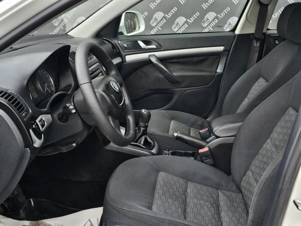 Skoda Octavia II (A5) Рестайлинг с пробегом 2012 года, цена 720 000 рублей, 228000 км, лифтбек, Автокод Объявления