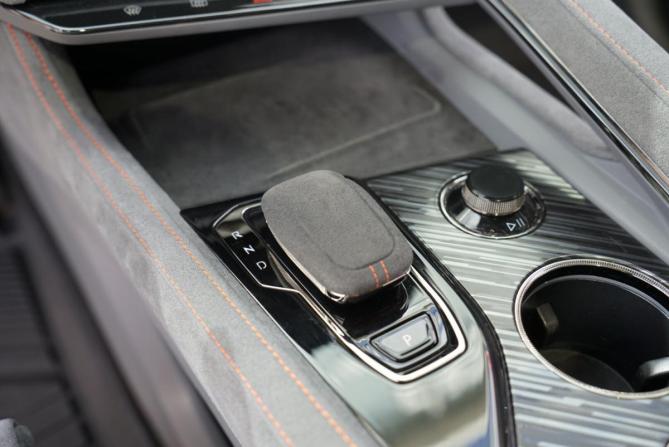 Zeekr 001 I с пробегом 2023 года, цена 5 850 000 рублей, 40000 км, хэтчбек, Автокод Объявления