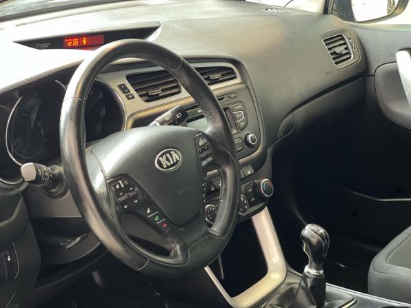 Kia Ceed II с пробегом 2013 года, цена 999 000 рублей, 213000 км, универсал, Автокод Объявления
