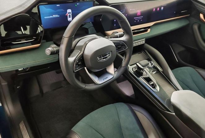 Geely Monjaro I с пробегом 2024 года, цена 3 290 000 рублей, 68052 км, внедорожник, Автокод Объявления