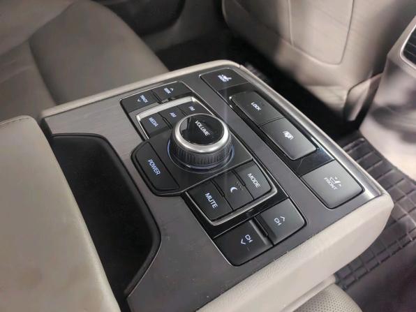 Hyundai Genesis II с пробегом 2014 года, цена 1 729 000 рублей, 145000 км, седан, Автокод Объявления