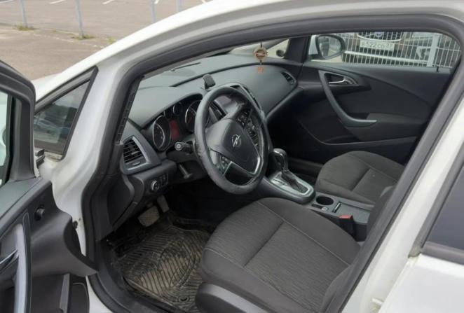 Opel Astra J Рестайлинг с пробегом 2013 года, цена 616 000 рублей, 215942 км, хэтчбек, Автокод Объявления