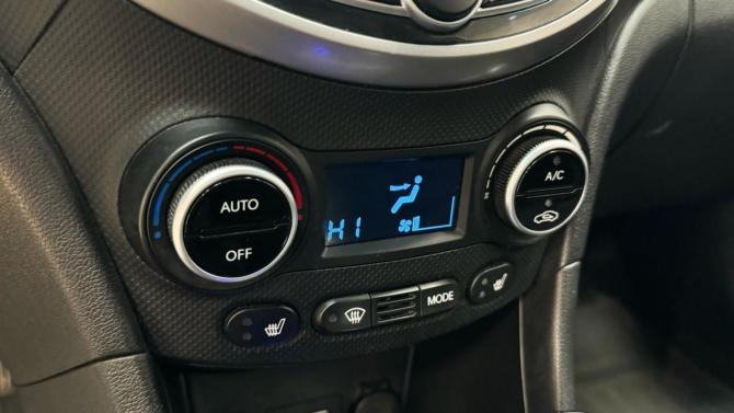 Hyundai Solaris I Рестайлинг с пробегом 2015 года, цена 999 000 рублей, 87322 км, хэтчбек, Автокод Объявления