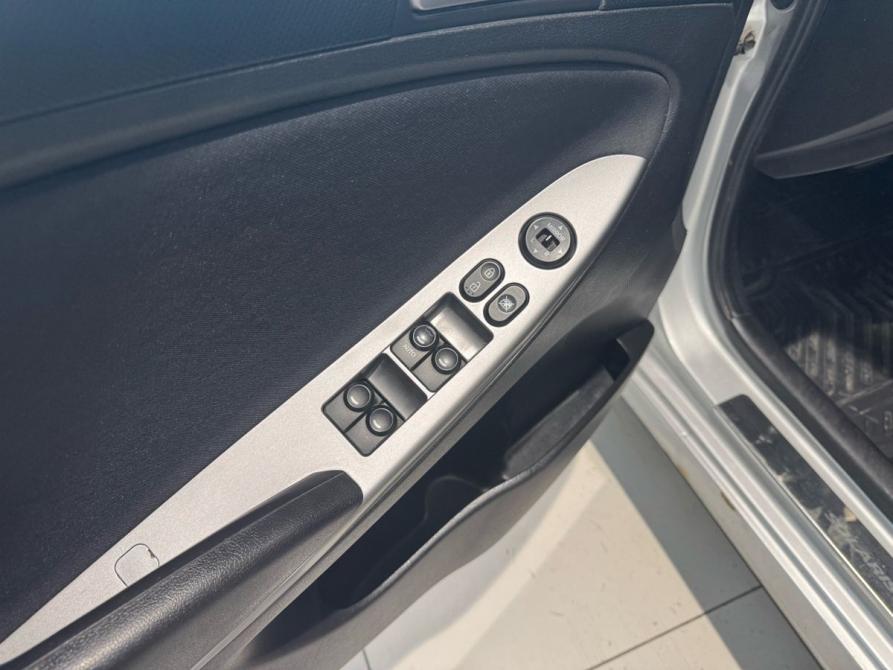 Hyundai Solaris I Рестайлинг Екатеринбург  - изображение 8