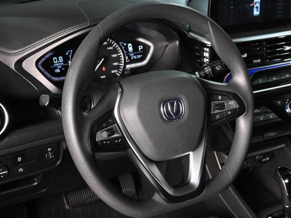 Changan Alsvin с пробегом 2023 года, цена 1 295 000 рублей, 37572 км, седан, Автокод Объявления