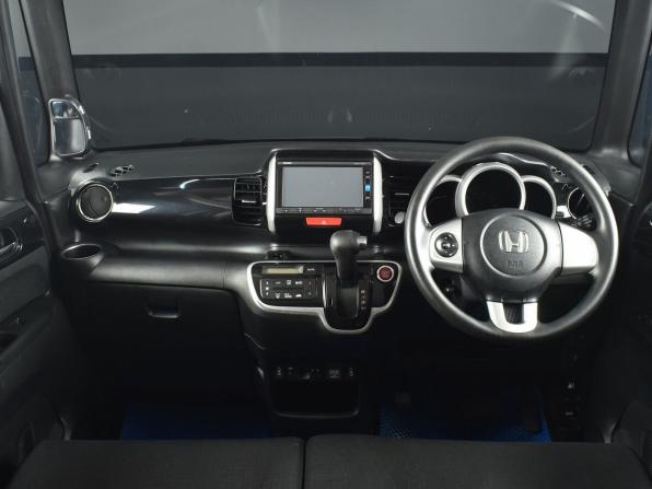 Honda N-BOX I Рестайлинг с пробегом 2017 года, цена 749 999 рублей, 113068 км, микровэн, Автокод Объявления
