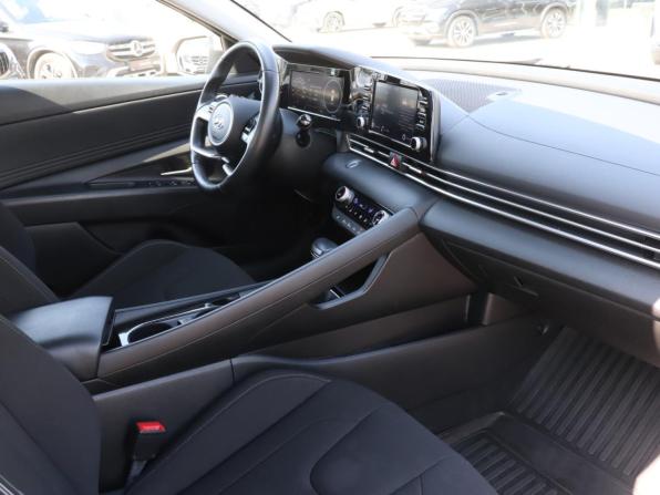 Hyundai Elantra VII (CN7) с пробегом 2022 года, цена 2 190 000 рублей, 38796 км, седан, Автокод Объявления