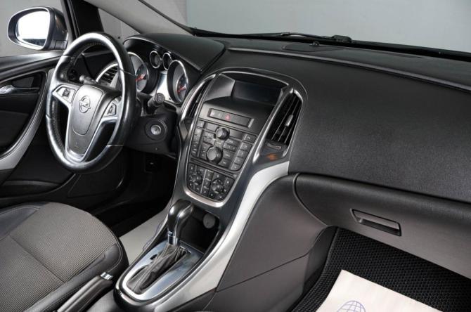 Opel Astra J Рестайлинг с пробегом 2012 года, цена 959 000 рублей, 106280 км, хэтчбек, Автокод Объявления