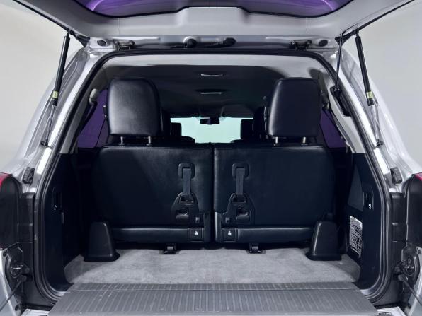 Toyota Land Cruiser 200 Series Рестайлинг 1 с пробегом 2012 года, цена 3 350 000 рублей, 207268 км, внедорожник, Автокод Объявления