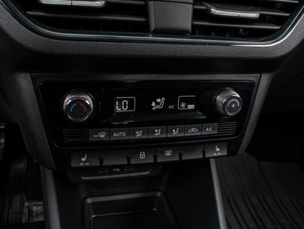 Skoda Rapid II с пробегом 2021 года, цена 1 820 000 рублей, 53121 км, лифтбек, Автокод Объявления