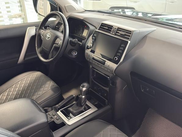 Toyota Land Cruiser Prado 150 Series Рестайлинг 3 с пробегом 2022 года, цена 6 135 000 рублей, 22080 км, внедорожник, Автокод Объявления