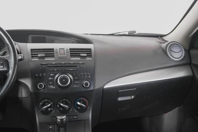 Mazda 3 II (BL) Рестайлинг с пробегом 2013 года, цена 749 000 рублей, 119000 км, хэтчбек, Автокод Объявления
