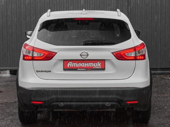 Nissan Qashqai II с пробегом 2017 года, цена 1 735 000 рублей, 141039 км, внедорожник, Автокод Объявления