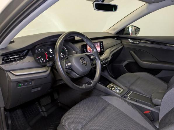 Skoda Octavia IV (A8) с пробегом 2020 года, цена 2 200 000 рублей, 46463 км, лифтбек, Автокод Объявления