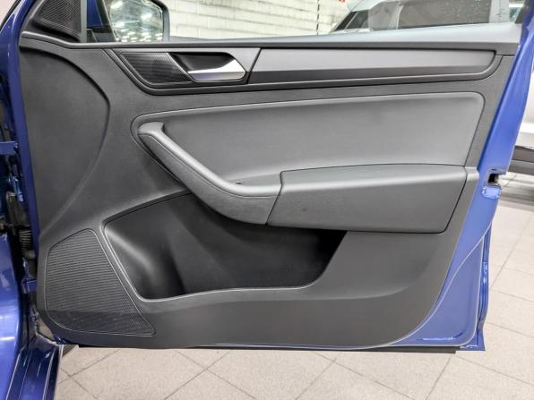 Volkswagen Polo VI с пробегом 2020 года, цена 1 615 000 рублей, 30149 км, лифтбек, Автокод Объявления