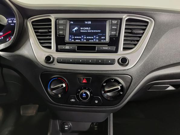 Hyundai Solaris II с пробегом 2019 года, цена 1 050 000 рублей, 171213 км, седан, Автокод Объявления
