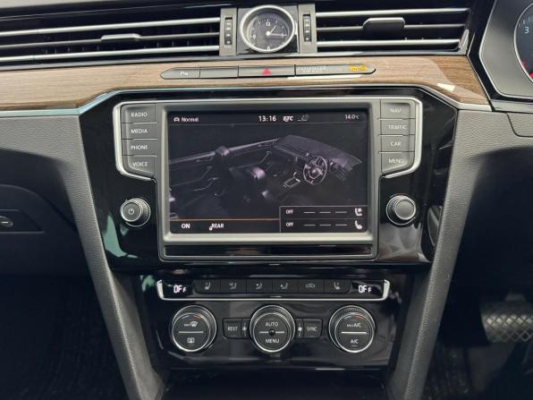 Volkswagen Passat B8 с пробегом 2015 года, цена 1 648 000 рублей, 125014 км, седан, Автокод Объявления