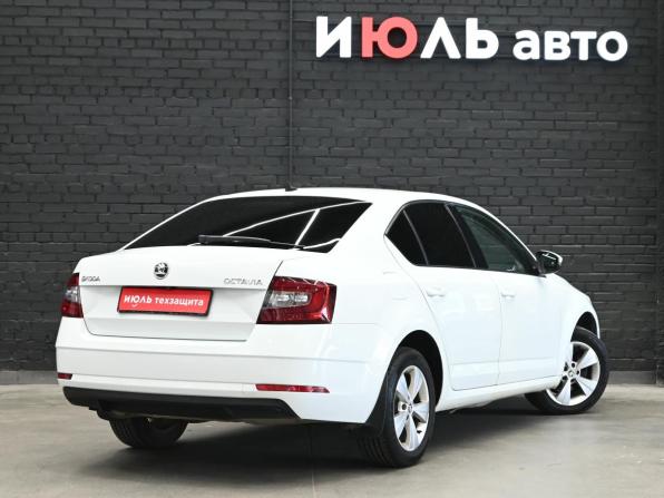 Skoda Octavia III (A7) Рестайлинг с пробегом 2018 года, цена 1 700 000 рублей, 272882 км, лифтбек, Автокод Объявления