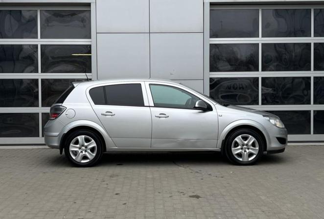 Opel Astra H Рестайлинг с пробегом 2012 года, цена 700 000 рублей, 73215 км, хэтчбек, Автокод Объявления