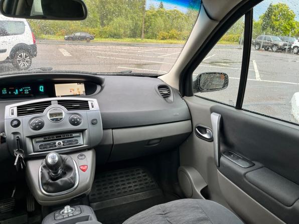 Renault Scenic II Рестайлинг с пробегом 2006 года, цена 449 000 рублей, 295188 км, компактвэн, Автокод Объявления