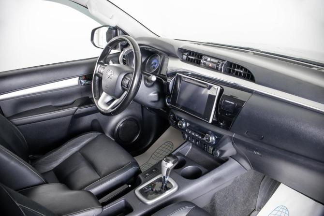 Toyota Hilux VIII с пробегом 2016 года, цена 3 299 000 рублей, 220145 км, offers.body_type.unknown, Автокод Объявления