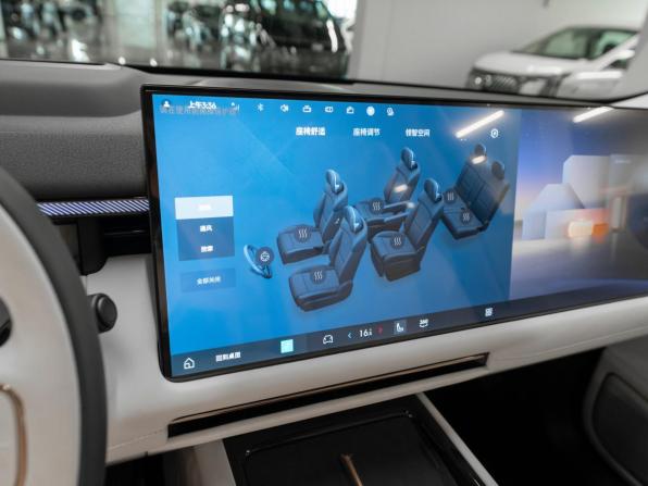 Lynk &amp; Co 900 с пробегом 2025 года, цена 7 700 000 рублей, 30 км, внедорожник, Автокод Объявления