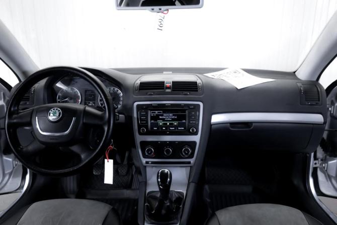 Skoda Octavia II (A5) Рестайлинг с пробегом 2013 года, цена 599 000 рублей, 338000 км, лифтбек, Автокод Объявления