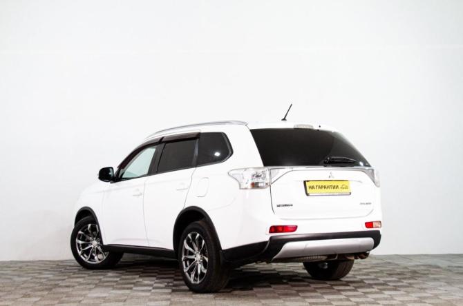 Mitsubishi Outlander III Рестайлинг с пробегом 2014 года, цена 1 849 000 рублей, 183000 км, внедорожник, Автокод Объявления