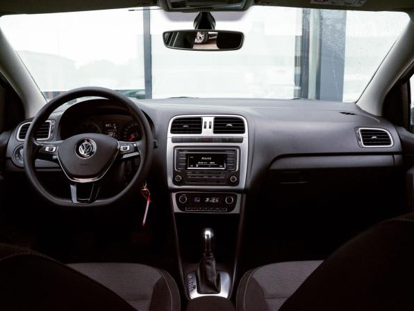 Volkswagen Polo V Рестайлинг с пробегом 2016 года, цена 1 269 000 рублей, 47191 км, седан, Автокод Объявления
