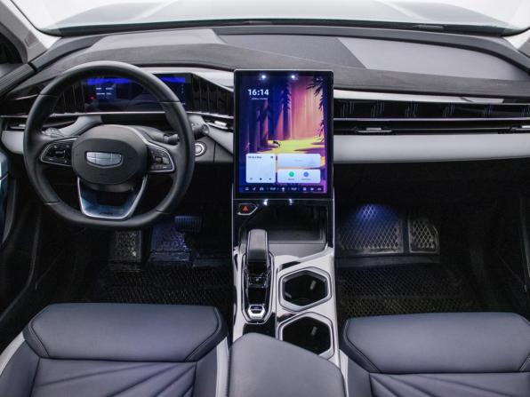 Geely Atlas II с пробегом 2024 года, цена 2 595 000 рублей, 44214 км, внедорожник, Автокод Объявления