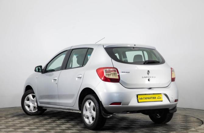 Renault Sandero II с пробегом 2016 года, цена 859 000 рублей, 132800 км, хэтчбек, Автокод Объявления