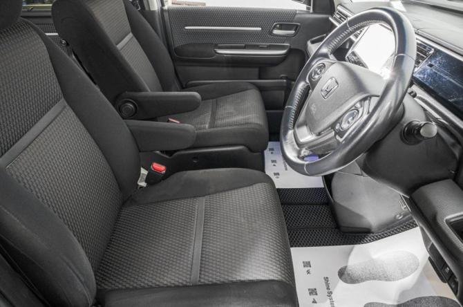 Honda Stepwgn V с пробегом 2016 года, цена 2 049 000 рублей, 110000 км, минивэн, Автокод Объявления