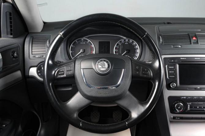 Skoda Octavia II (A5) Рестайлинг с пробегом 2012 года, цена 849 000 рублей, 288800 км, лифтбек, Автокод Объявления
