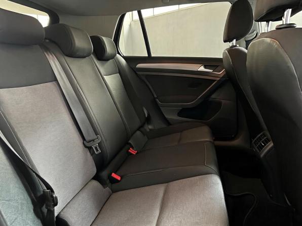 Volkswagen Golf VII с пробегом 2013 года, цена 970 000 рублей, 146737 км, хэтчбек, Автокод Объявления