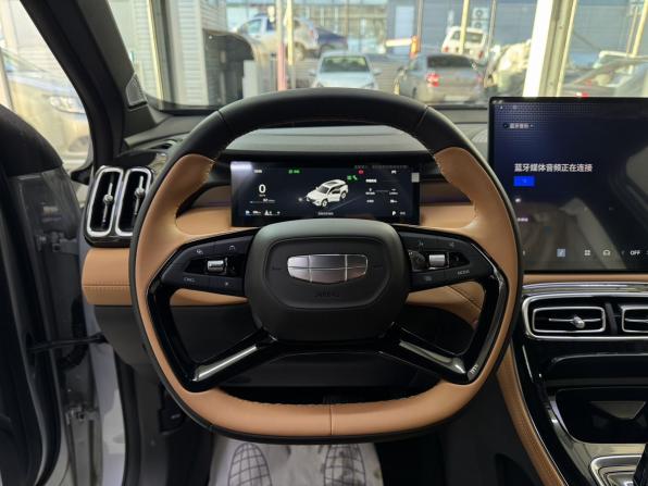 Geely Atlas II с пробегом 2025 года, цена 2 770 000 рублей, 35 км, внедорожник, Автокод Объявления