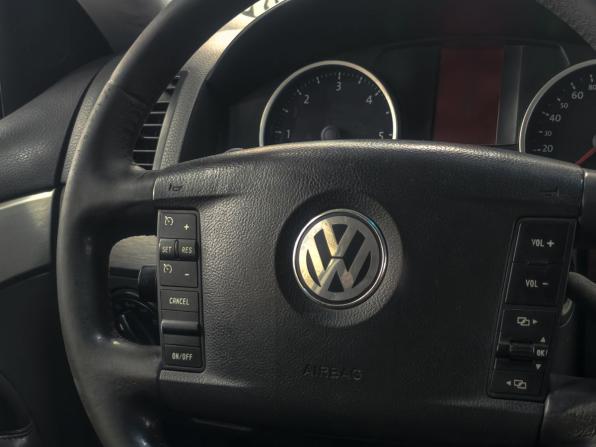 Volkswagen Touareg I Рестайлинг с пробегом 2008 года, цена 1 219 900 рублей, 250000 км, внедорожник, Автокод Объявления