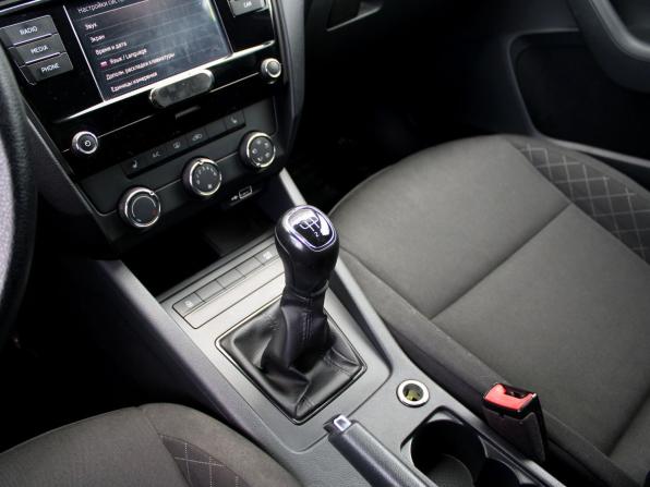 Skoda Octavia III (A7) Рестайлинг с пробегом 2018 года, цена 1 599 000 рублей, 158413 км, лифтбек, Автокод Объявления