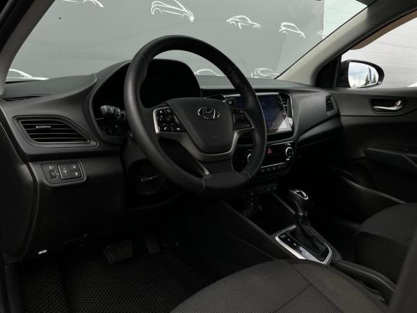 Hyundai Solaris II с пробегом 2017 года, цена 1 167 300 рублей, 137052 км, седан, Автокод Объявления