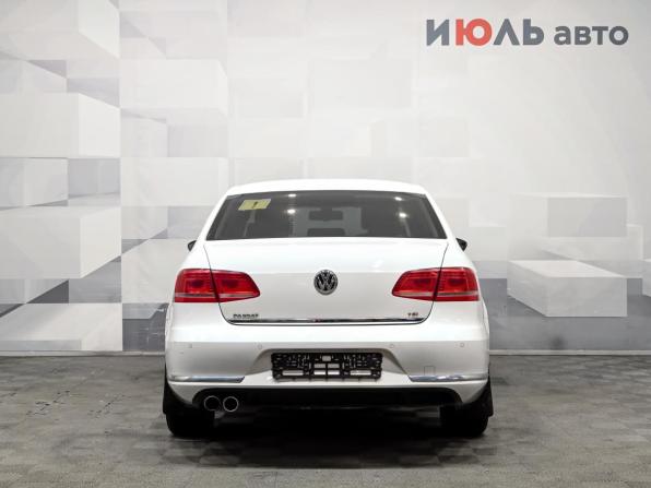 Volkswagen Passat B7 с пробегом 2012 года, цена 1 000 000 рублей, 303191 км, седан, Автокод Объявления
