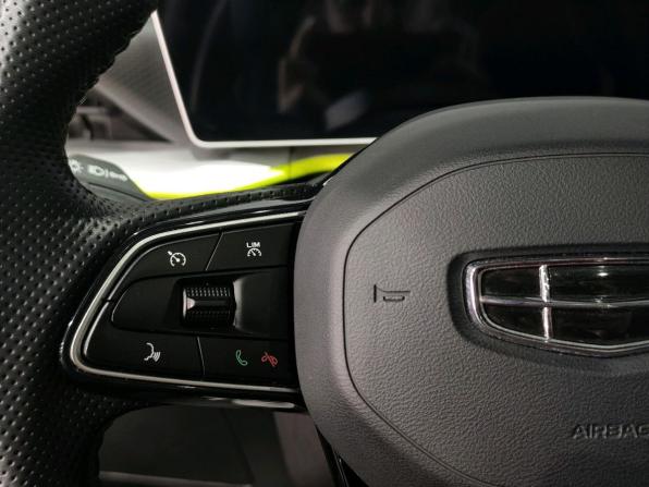 Geely Coolray I Рестайлинг с пробегом 2023 года, цена 1 945 000 рублей, 32500 км, внедорожник, Автокод Объявления