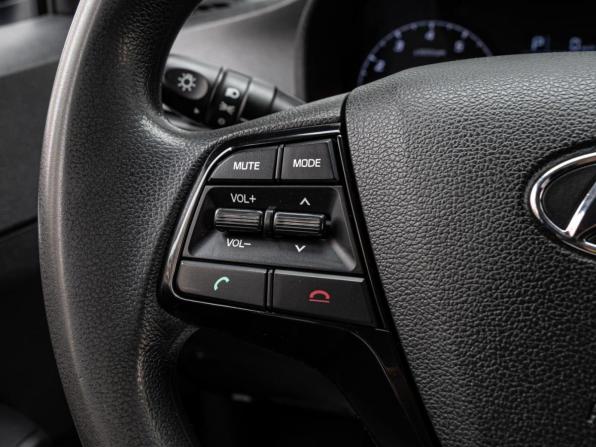 Hyundai Solaris II с пробегом 2020 года, цена 1 190 000 рублей, 70123 км, седан, Автокод Объявления