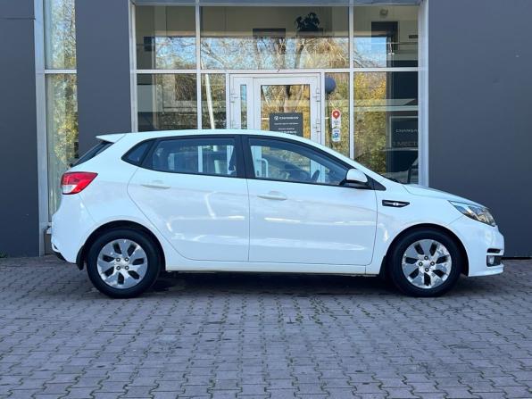 Kia Rio III Рестайлинг с пробегом 2016 года, цена 1 119 000 рублей, 54136 км, хэтчбек, Автокод Объявления