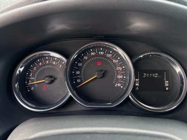 Renault Sandero II Рестайлинг с пробегом 2021 года, цена 1 350 000 рублей, 34000 км, хэтчбек, Автокод Объявления