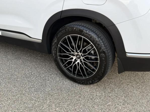 Hyundai Santa Fe IV Рестайлинг с пробегом 2023 года, цена 3 818 000 рублей, 58864 км, внедорожник, Автокод Объявления